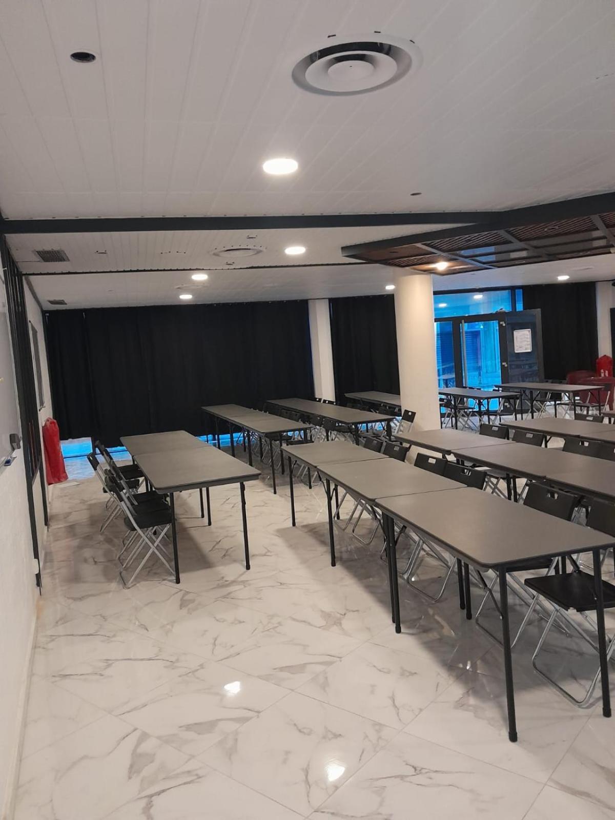 Crystal Hotel Saint Denis Basilique Εξωτερικό φωτογραφία